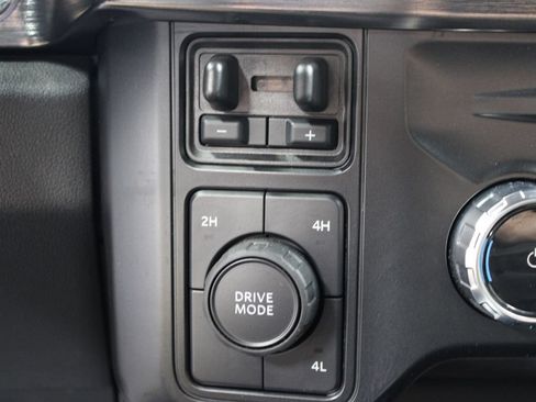 Used 2024 Ford F350 Lariat w/ FX4 Off-Road Package AWD/4WD image 73
