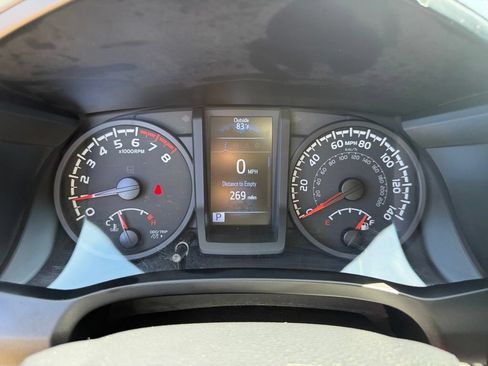 Used 2022 Toyota Tacoma SR AWD/4WD image 20