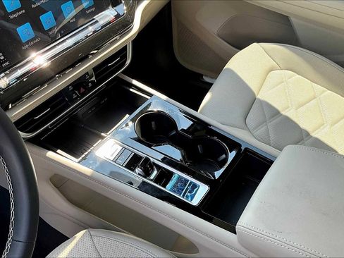 New 2026 Volkswagen Atlas SE image 7