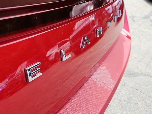 Used 2023 Hyundai Elantra SEL w/ Convenience Package image 30