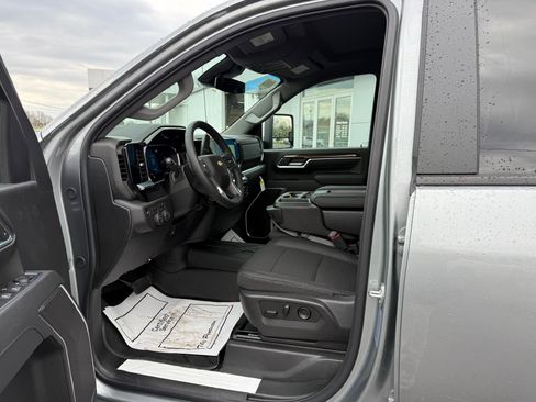 Used 2026 Chevrolet Silverado 3500 LT w/ Convenience Package AWD/4WD image 11