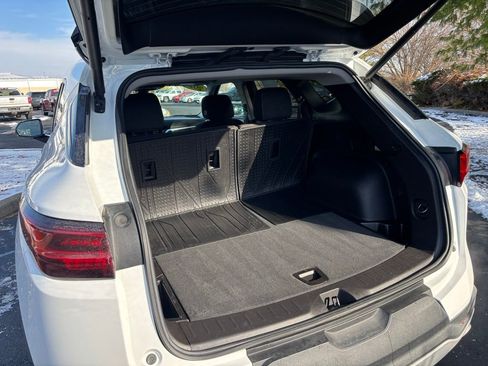 Used 2024 Chevrolet Blazer LT w/ Convenience Package image 17