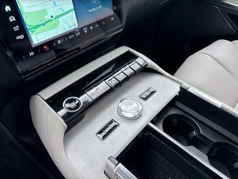 New 2026 Lincoln Navigator L Reserve AWD/4WD image 22