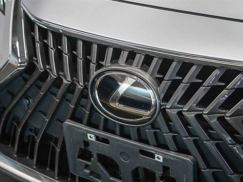 Used 2023 Lexus ES 300h w/ Premium Package image 8