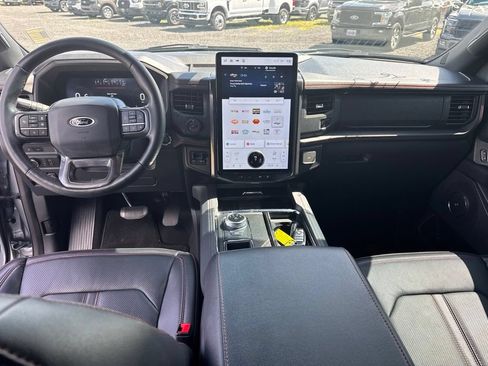 Used 2024 Ford Expedition Limited RWD image 12