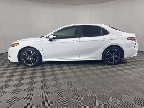 Used 2019 Toyota Camry SE image 7