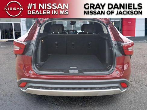 Used 2024 Chevrolet Trax LT w/ Driver Confidence Package FWD image 8