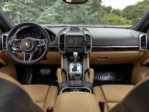 Used 2016 Porsche Cayenne AWD/4WD image 43