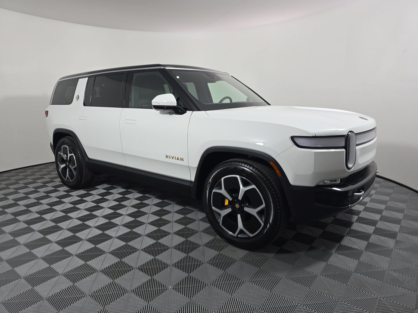 Used 2024 Rivian R1S Adventure Quad AWD/4WD image 7