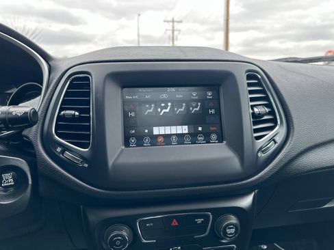 Used 2021 Jeep Compass Latitude w/ Sun and Sound Group AWD/4WD image 45