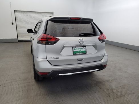 Used 2018 Nissan Rogue S image 6