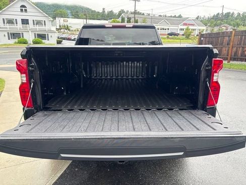 Used 2023 Chevrolet Silverado 1500 LT AWD/4WD image 12