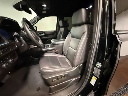 Used 2024 Chevrolet Tahoe Z71 w/ Luxury Package AWD/4WD image 12