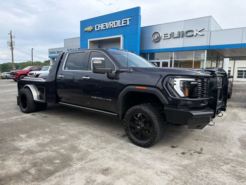 Used 2025 GMC Sierra 3500 Denali Ultimate AWD/4WD image 2