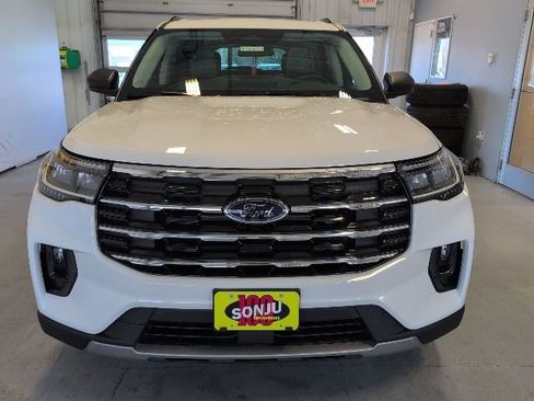 New 2026 Ford Explorer Active w/ Active Comfort Package AWD/4WD image 8