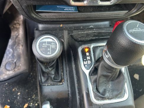 Used 2022 Jeep Gladiator Sport AWD/4WD image 23