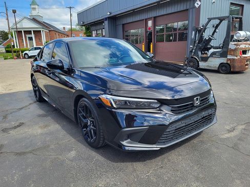Used 2022 Honda Civic Sport image 1