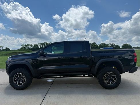 Used 2024 Chevrolet Colorado ZR2 w/ ZR2 Convenience Package III AWD/4WD image 7