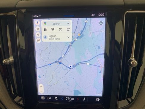 Certified 2023 Volvo XC60 B5 Plus w/ Protection Package Premier image 15