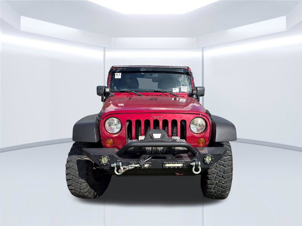 Used 2011 Jeep Wrangler Unlimited Rubicon w/ Connectivity Group AWD/4WD image 2
