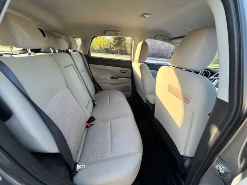 Used 2018 Mitsubishi Outlander Sport ES FWD image 15