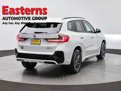 Used 2023 BMW X1 xDrive28i w/ M Sport Package AWD/4WD image 5