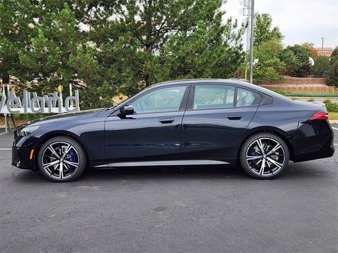 Used 2026 BMW 530i xDrive w/ M Sport Package AWD/4WD image 2
