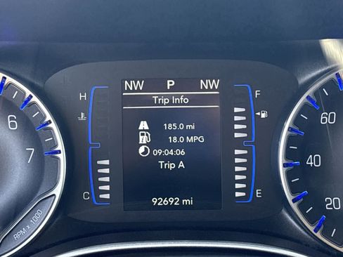 Used 2019 Chrysler Pacifica Touring-L image 30