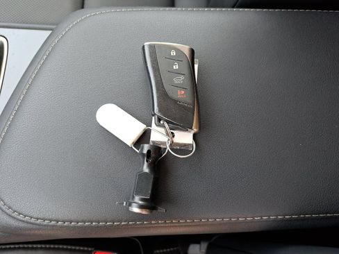 Used 2024 Lexus NX 250 FWD image 40