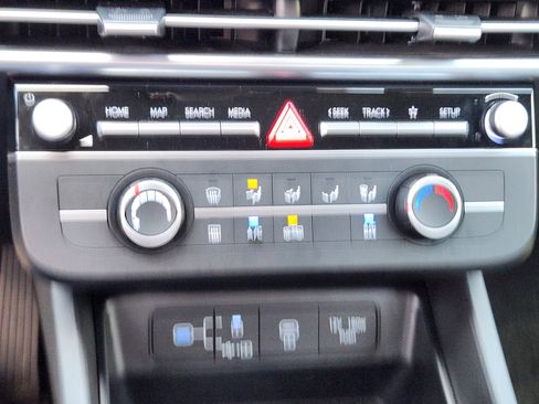Certified 2025 Hyundai Santa Cruz SE AWD/4WD image 26