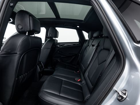 Certified 2026 Porsche Macan image 22