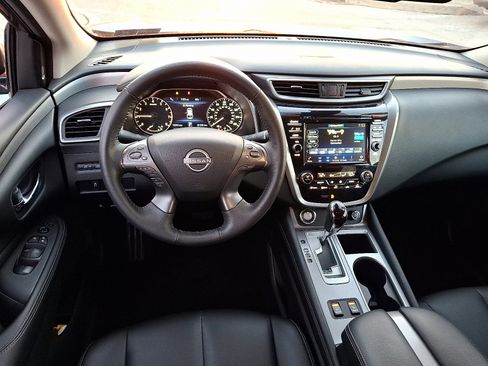 Certified 2024 Nissan Murano SV w/ SV Midnight Edition Package image 11