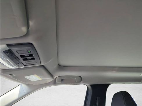 Used 2023 Mitsubishi Outlander SE AWD/4WD image 15