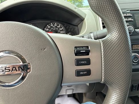 Used 2014 Nissan Frontier SV w/ SV Value Truck Package AWD/4WD image 28