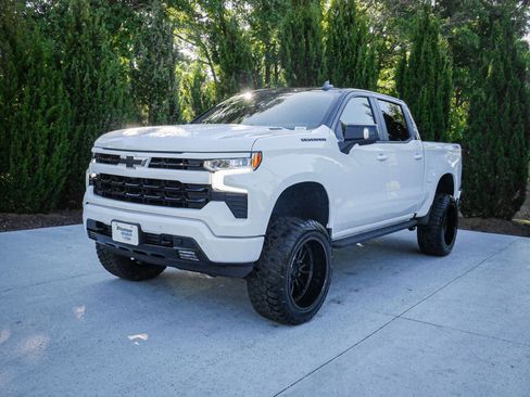 Used 2025 Chevrolet Silverado 1500 RST w/ Convenience Package II AWD/4WD image 5