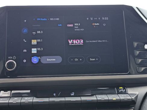 Used 2025 Toyota Camry LE image 22