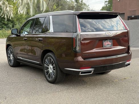 Used 2022 Cadillac Escalade Premium Luxury w/ Performance Package AWD/4WD image 5