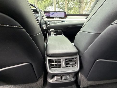Used 2019 Lexus ES 350 Ultra Luxury w/ Accessory Package 2 FWD image 37