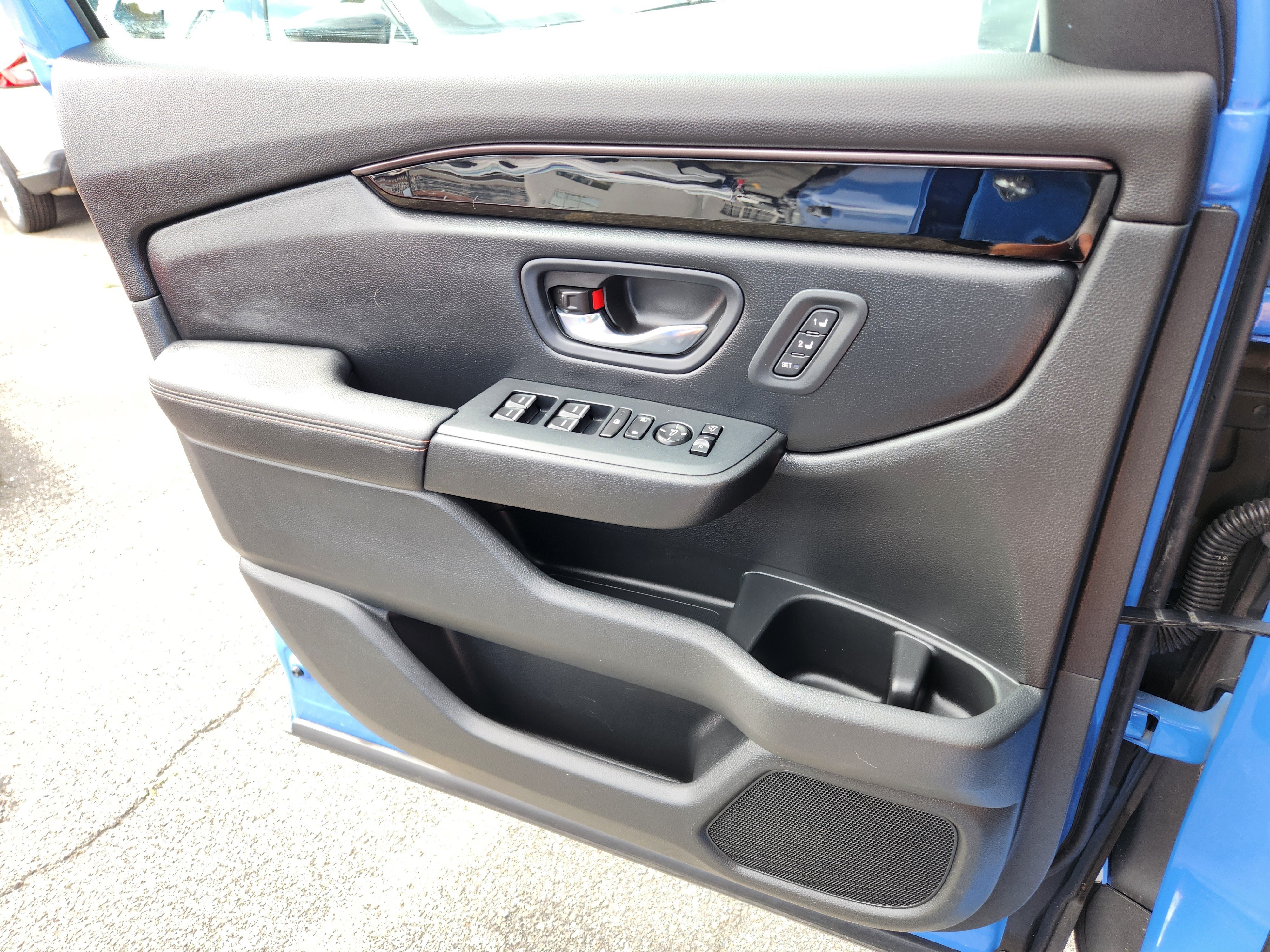 Certified 2025 Honda Pilot TrailSport image 24