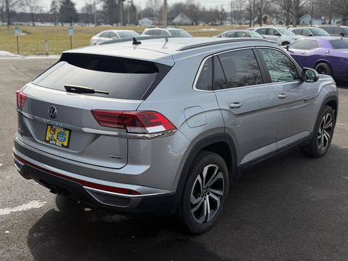 Used 2022 Volkswagen Atlas Cross Sport SEL image 9