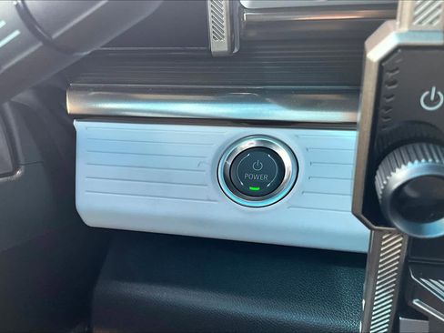 New 2025 GMC Hummer EV 3X w/ Battery Pack, 24 Module Pack image 17