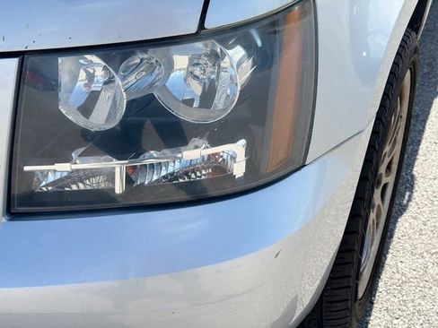 Used 2013 Chevrolet Avalanche LTZ RWD image 9