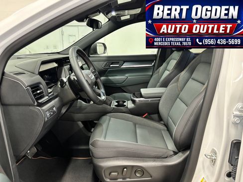 Used 2026 GMC Terrain AT4 AWD/4WD image 17