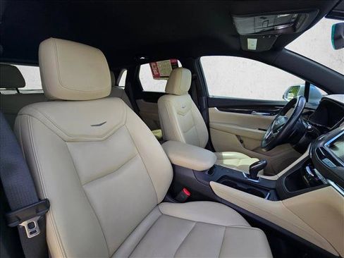 Used 2018 Cadillac XT5 FWD image 19