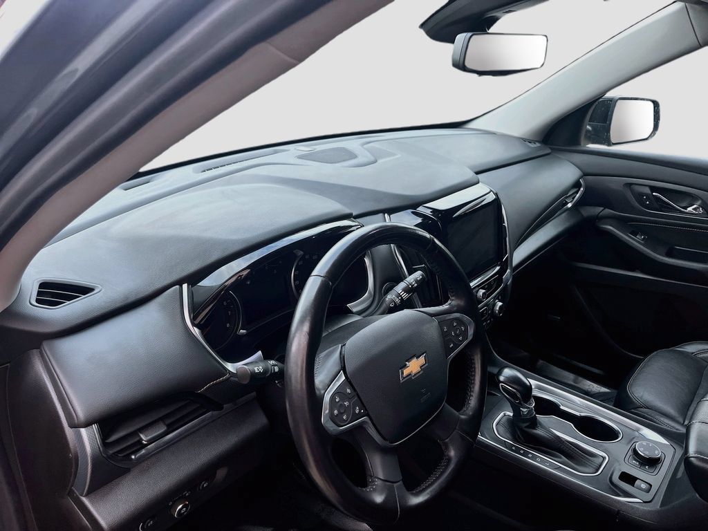 Used 2021 Chevrolet Traverse Premier w/ LPO, Blackout Package AWD/4WD image 9