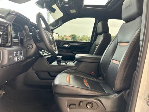 Used 2023 GMC Sierra 1500 AT4 w/ AT4 Premium Package AWD/4WD image 8