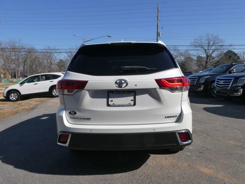 Used 2018 Toyota Highlander Limited image 6