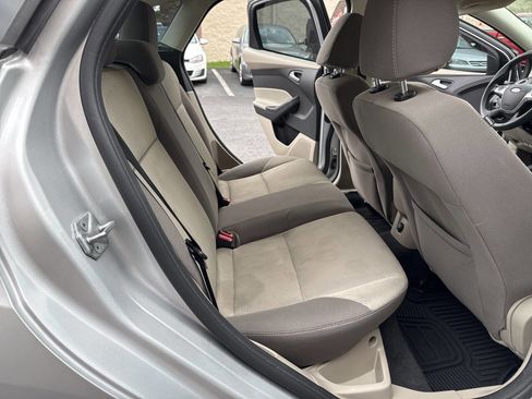 Used 2014 Ford Focus SE w/ SE Winter Package image 29