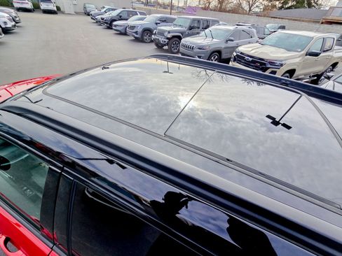 Used 2024 Jeep Compass Latitude w/ Sun and Sound Group image 23