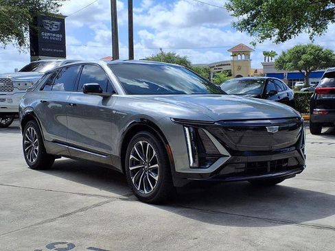 New 2026 Cadillac Lyriq Sport AWD/4WD image 5